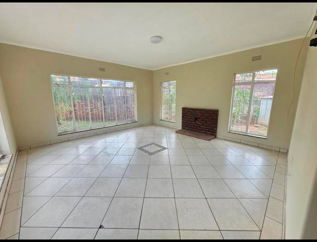 4 BEDROOM HOUSE FOR SALE IN KOOKRUS